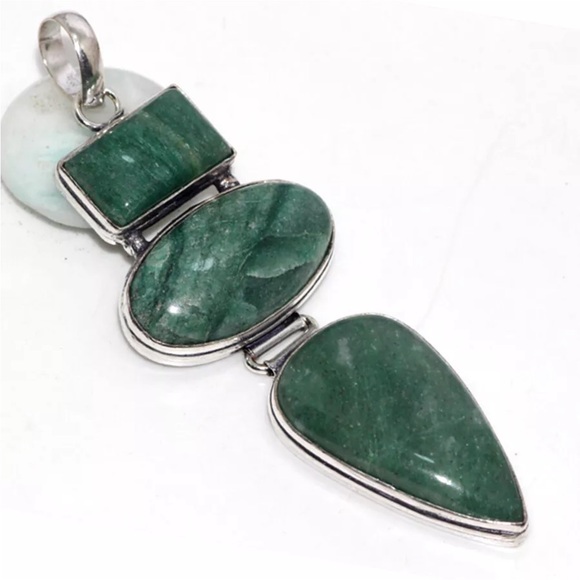 Earth Art hand crafted artisan Jewelry - Genuine Green Aventurine pendant